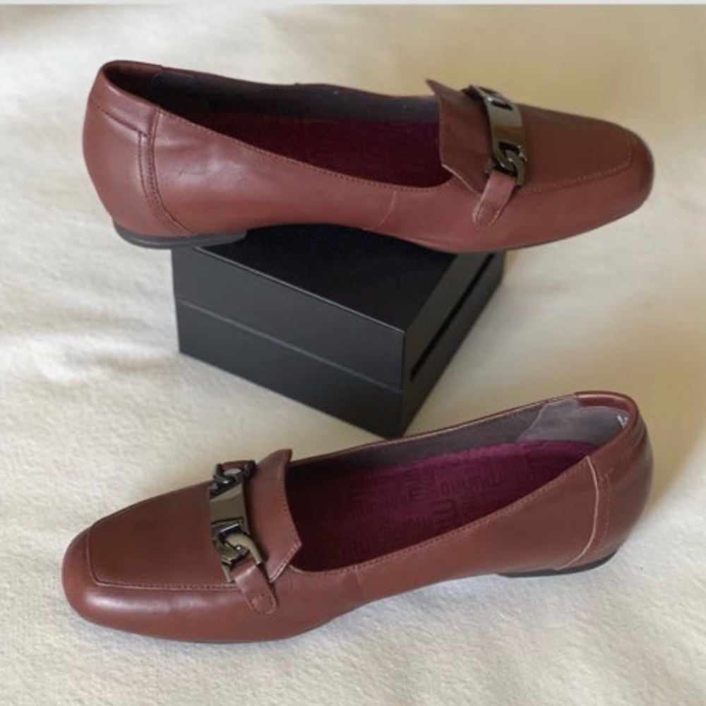 Munro Leather Blair Bit Loafers in Russell Brown Size: 8.5 - Picture 6 of 11
